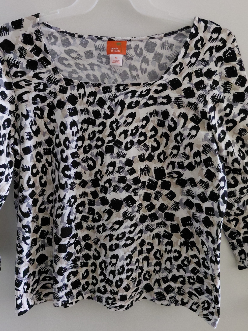 Hearts Of Palm Black and White Leopard Scoop Neck Long Sleeve Top